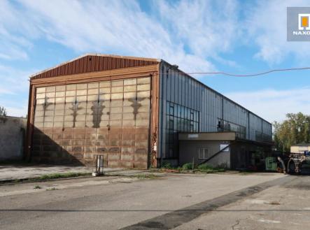 Pronájem - výrobní prostor, 860 m²