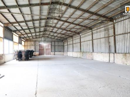 Pronájem - skladovací prostor, 390 m²