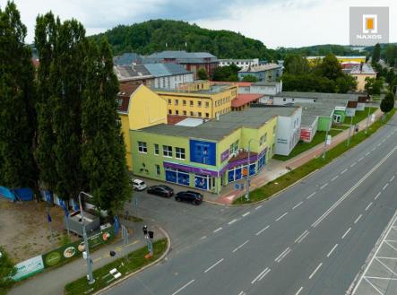 Pronájem - kanceláře, 461 m²