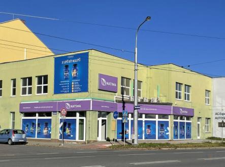 Pronájem - obchodní prostor, 415 m²