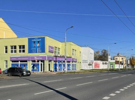 Pronájem - obchodní prostor
