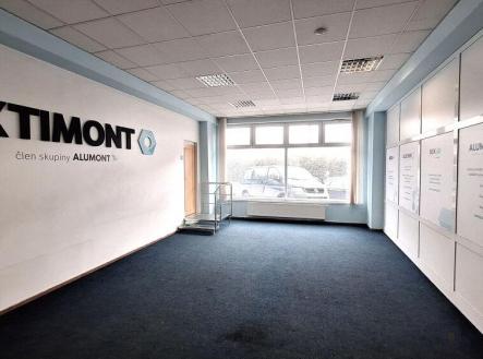Pronájem - kanceláře, 524 m²