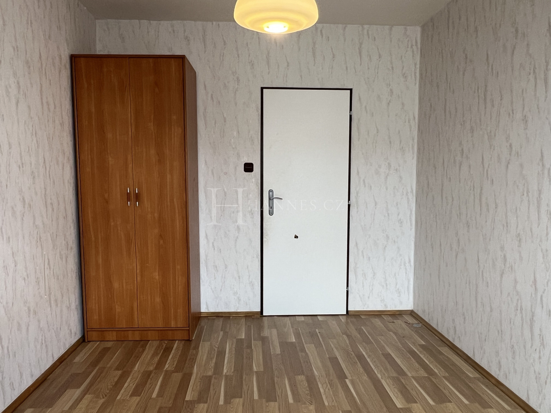 Světlý 2+1, ul, Smotlachova, 48m² - Kamýk, jen 11 minut k metru C Kačerov