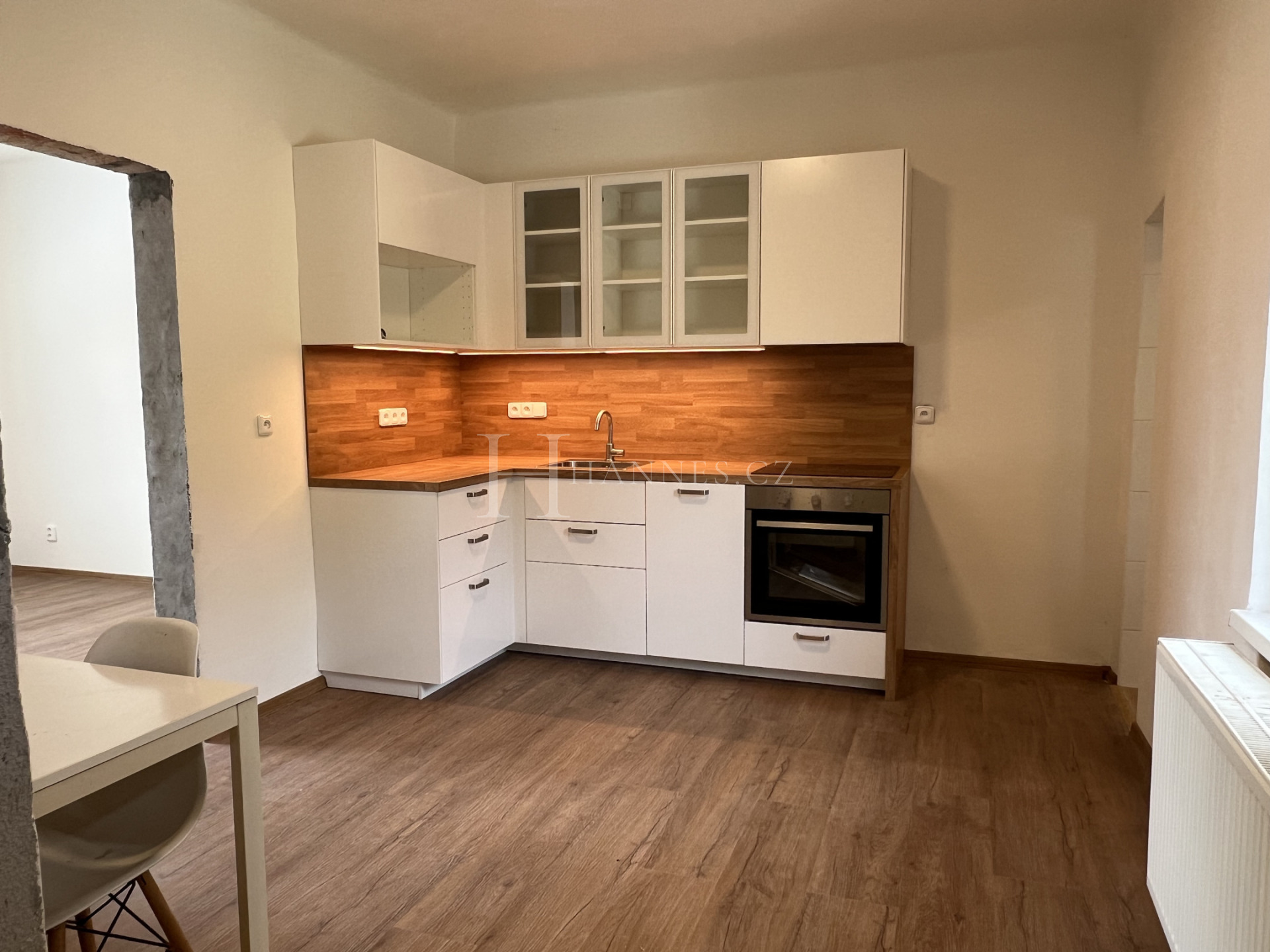 Menší rodinný dům s bytem 2+1, 55m² + zahrada 880m² + kůlna 15m²