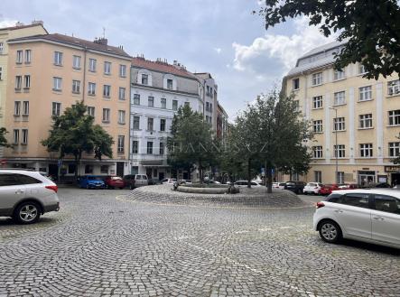 Prodej - nájemní dům, 1 015 m²