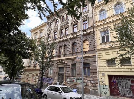 Prodej - nájemní dům, 1 015 m²