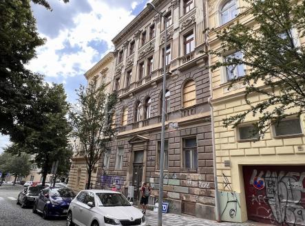 Prodej - nájemní dům, 1 015 m²