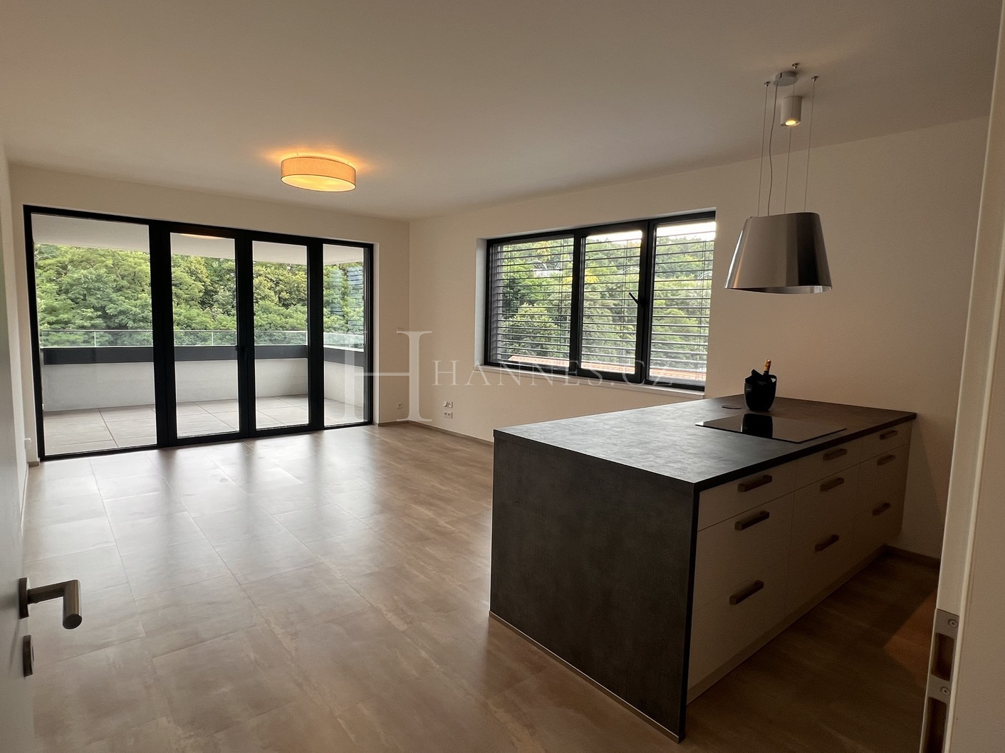 Krásný, nový (2023) by 2+kk-65,4m²/lodžie/gar. parkování/sklep, Rezidence U Sluncové, metro B - 450m