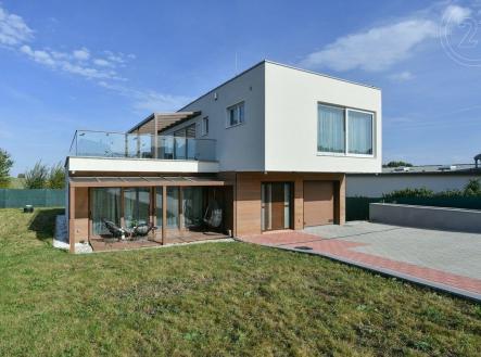 . | Prodej - dům/vila, 320 m²
