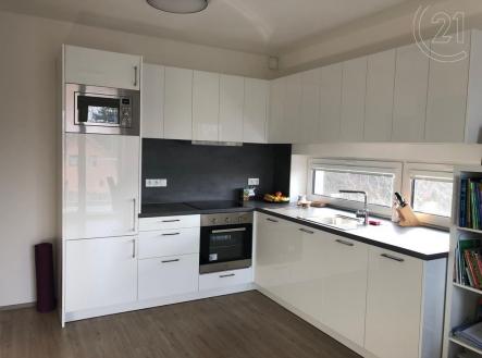 . | Pronájem bytu, 2+kk, 42 m²