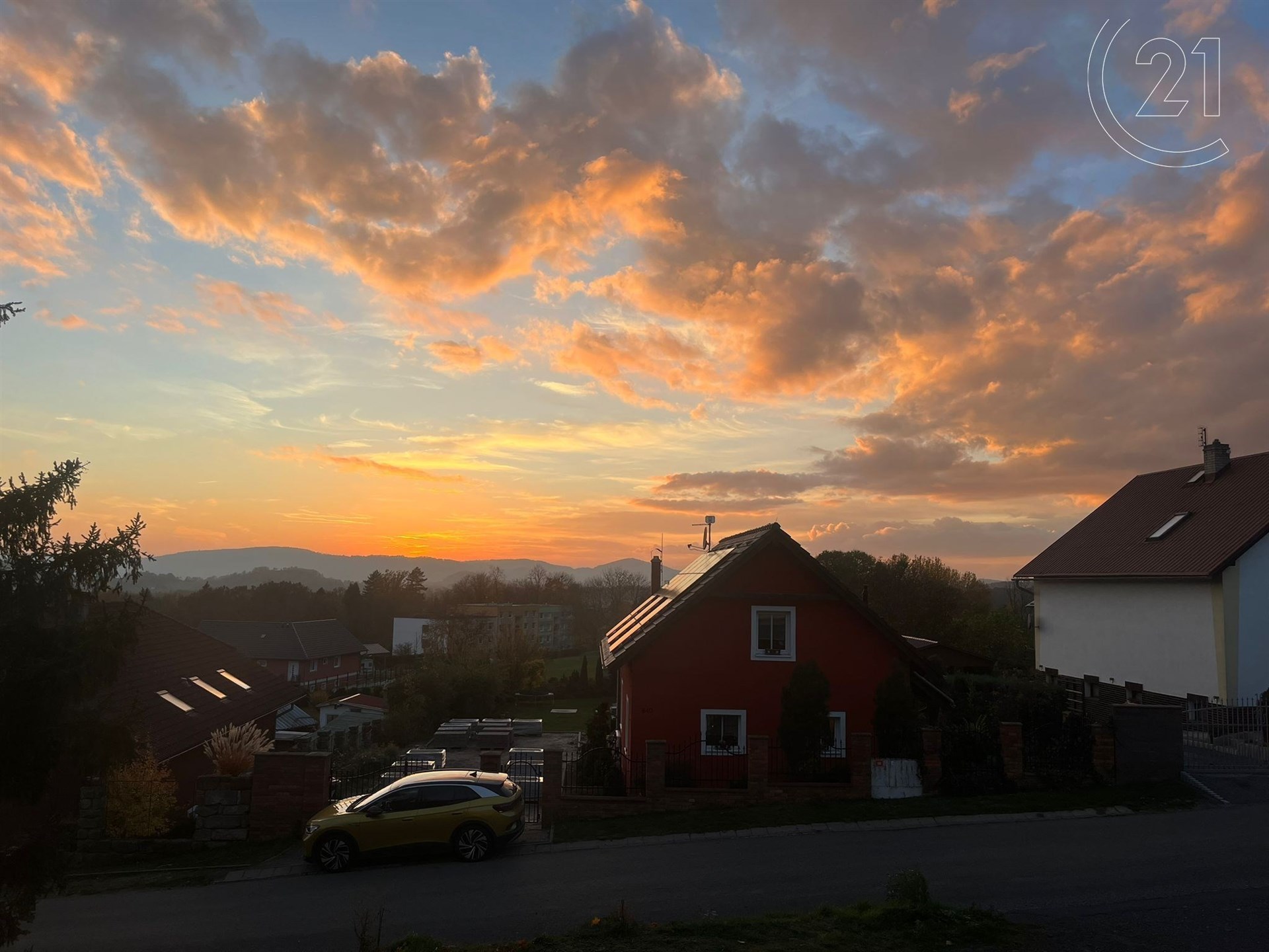 Výhled do krajiny - západ slunce