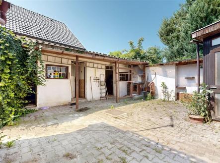 Dvůr | Prodej - dům/vila, 257 m²