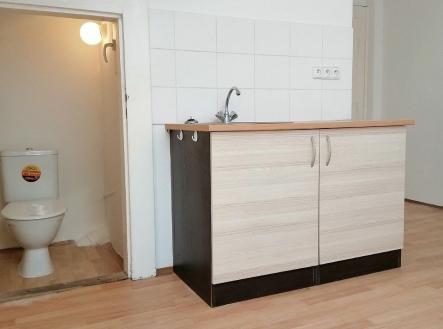 . | Pronájem - kanceláře, 14 m²