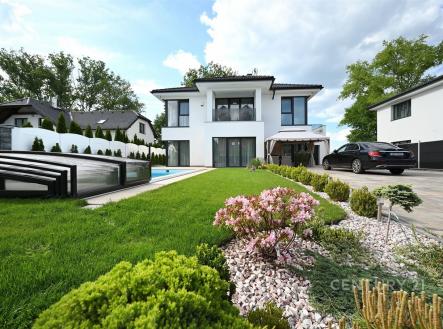 . | Prodej - dům/vila, 243 m²