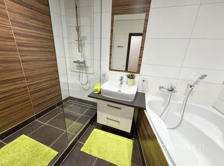 . | Pronájem bytu, 3+kk, 71 m²