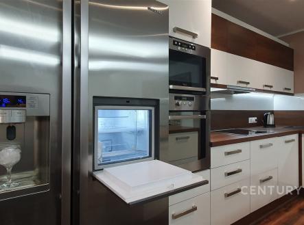 . | Pronájem bytu, 3+kk, 71 m²