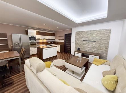 . | Pronájem bytu, 3+kk, 71 m²