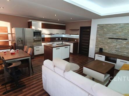 . | Pronájem bytu, 3+kk, 71 m²