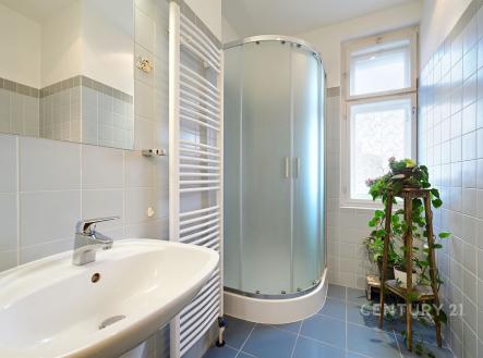 Koupelna 2. NP | Prodej bytu, 5+1, 171 m²