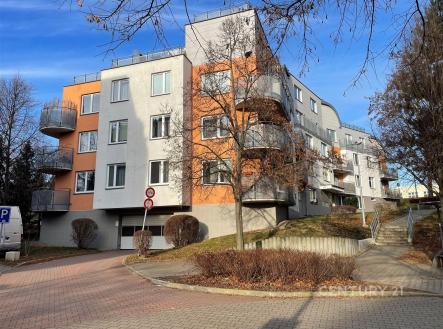 pohled na dům z ulice | Pronájem bytu, 2+kk, 53 m²