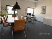 Pronájem - kanceláře, 700 m²