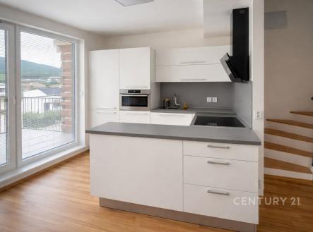 . | Prodej - dům/vila, 210 m²