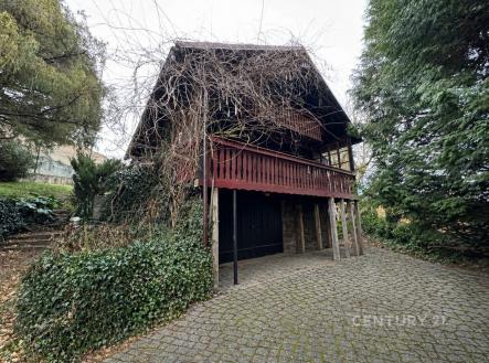pohled na dům přední část | Prodej - dům/vila, 158 m²