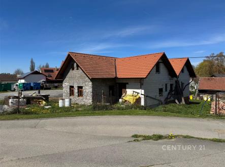 pohled z ulice | Prodej - dům/vila, 267 m²