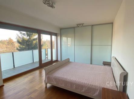 . | Pronájem bytu, 4+kk, 144 m²