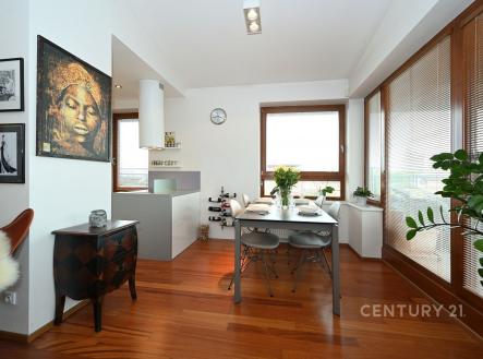Obývací pokoj s kuchyní a jídelnou | Prodej bytu, 2+kk, 90 m²