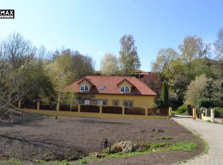 pohled na dům | Prodej - dům/vila, 398 m²