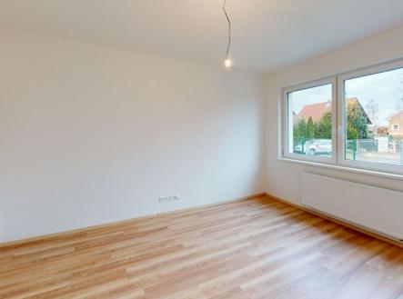 pokoj přízemí | Prodej - dům/vila, 308 m²