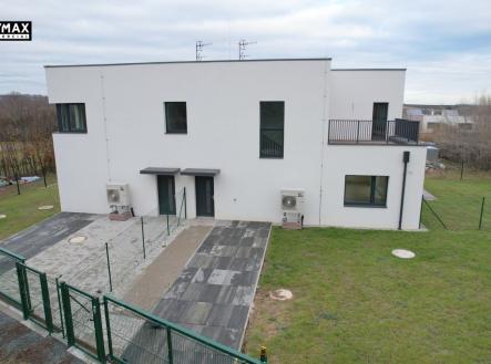 pohled na dům | Prodej - dům/vila, 160 m²