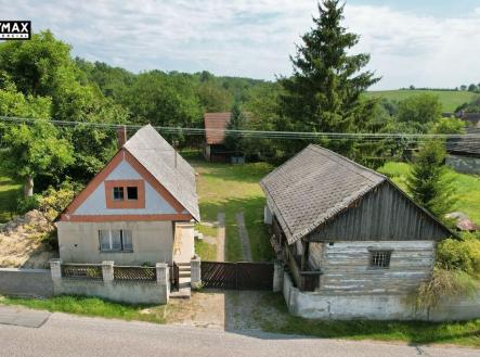 rodinný dům a roubená stavba | Prodej - dům/vila, 57 m²