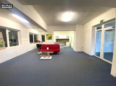 prizemi-show-room.jpg | Pronájem - kanceláře, 422 m²