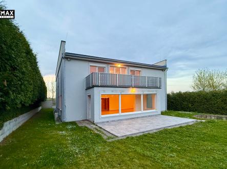 Prodej - dům/vila, 336 m² obrázek