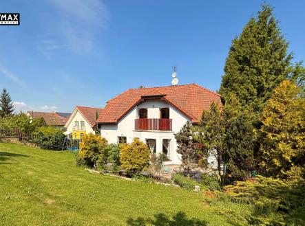 zední pohled na dům | Prodej - dům/vila, 347 m²