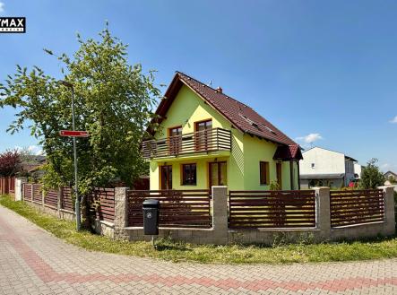 boční pohled na dům | Prodej - dům/vila, 132 m²