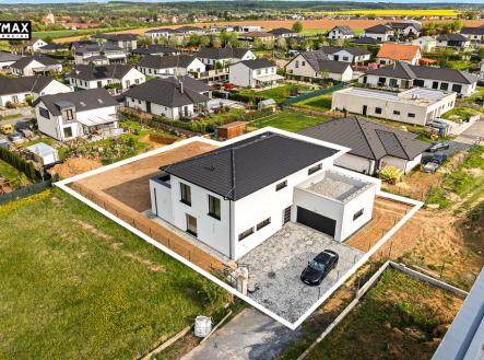 vyznačený dům | Prodej - dům/vila, 284 m²