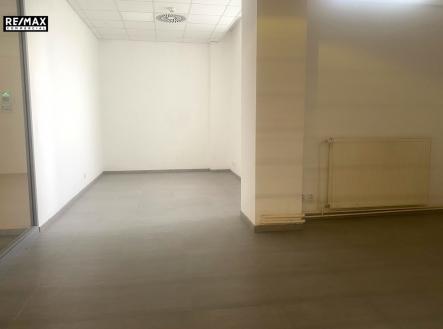 zcela.jpg | Pronájem - obchodní prostor, 37 m²