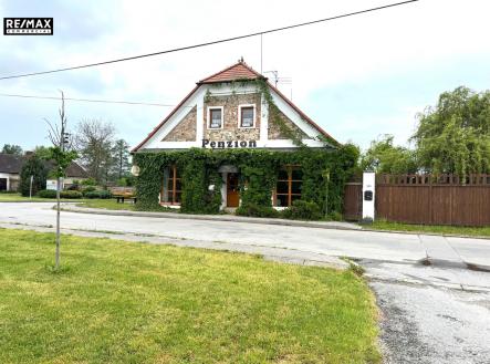 pohled na nemovitost | Prodej - hotel, 398 m²