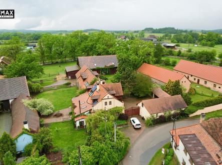 pohled na nemovitost | Prodej - dům/vila, 372 m²