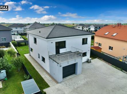 rodinný dům | Prodej - dům/vila, 220 m²