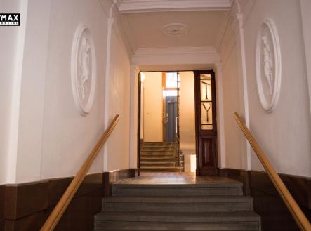 vstupdoddomu1.jpg | Pronájem - kanceláře, 17 m²