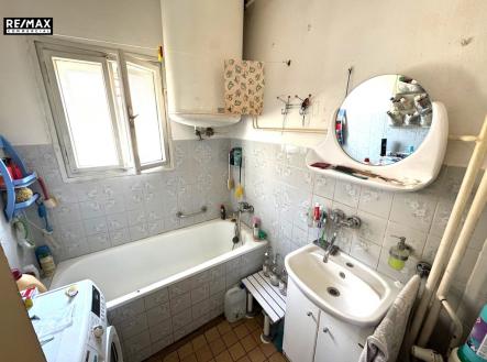 koupelna přízemí | Prodej - dům/vila, 172 m²