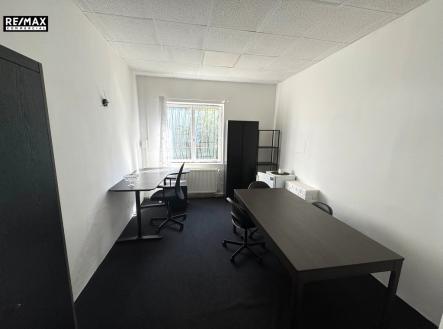 kancelářské prostory | Pronájem - obchodní prostor, 400 m²