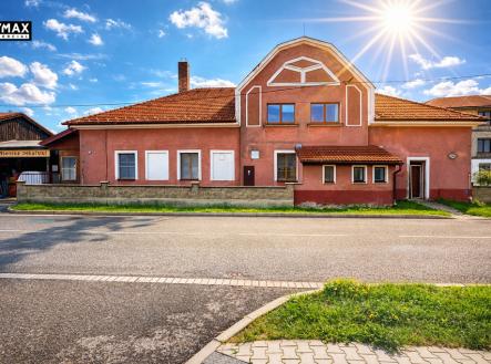 čelní pohled | Pronájem - obchodní prostor, 159 m²