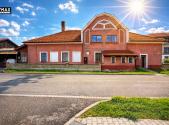 Pronájem - obchodní prostor, 159 m²