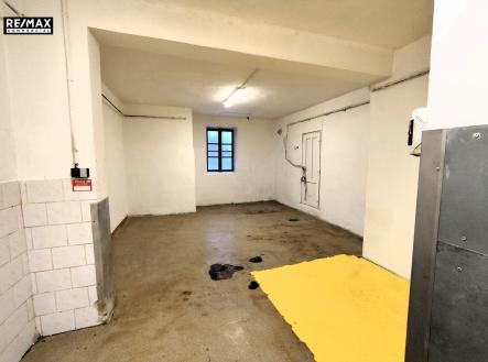 případná prodejna | Pronájem - výrobní prostor, 159 m²