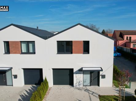 dům z dronu | Prodej - dům/vila, 138 m²